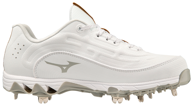 Women's Mizuno 9-Spike Swift 8 Softball Metal Cleat - 0000 - WHITE